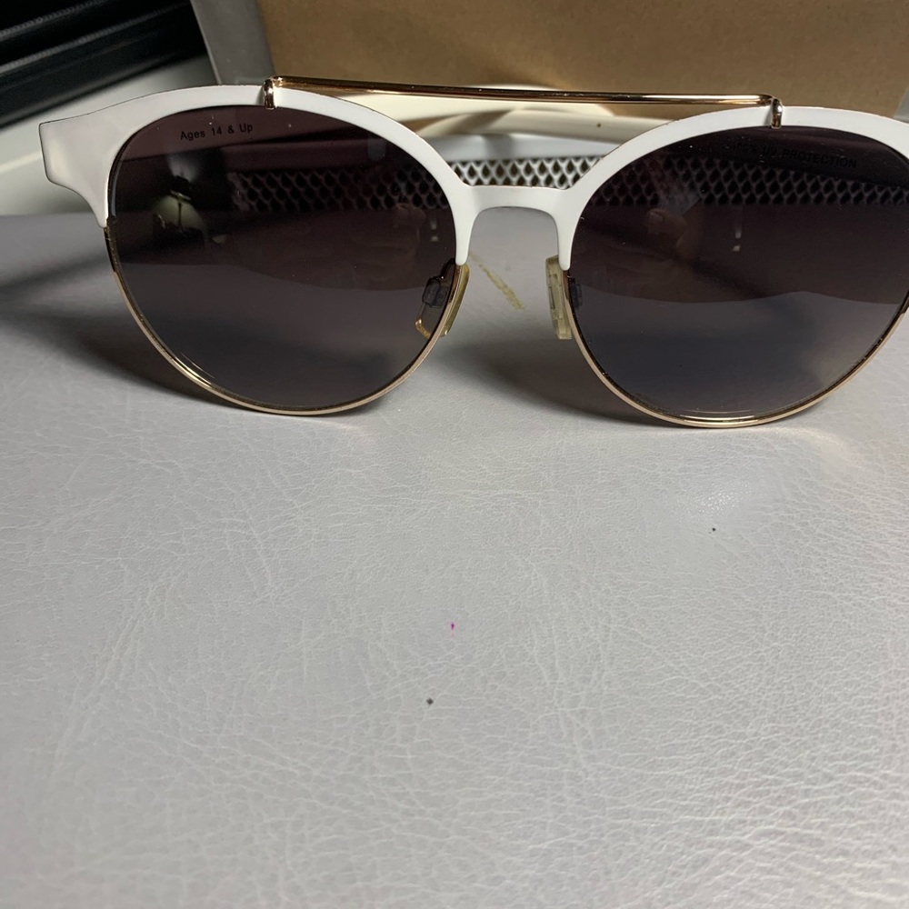 No brand sunglasses